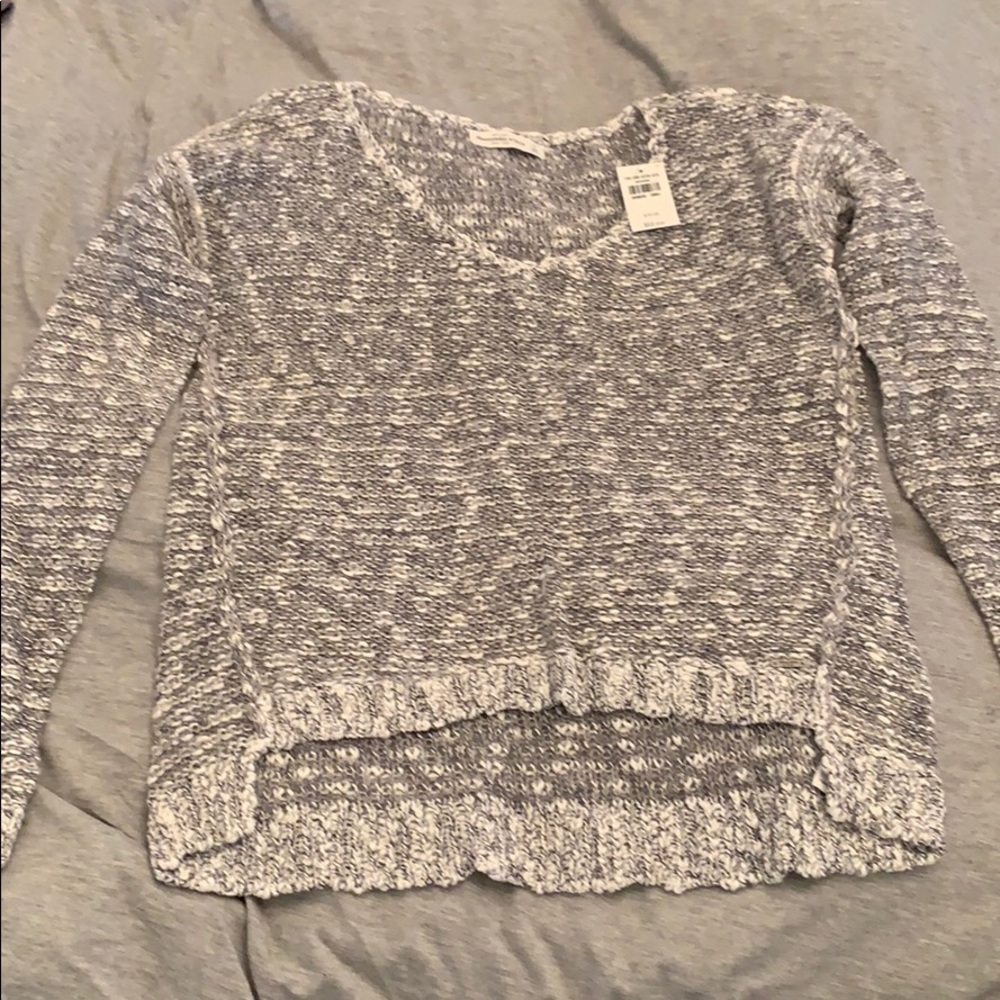 Abercrombie & Fitch White/Gray Sweater size s